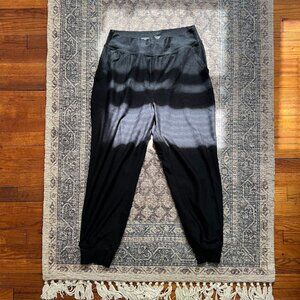 Old Navy Black Extra High-Waisted CloudComfy 7/8 Joggers Size Large